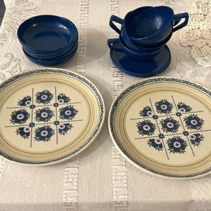 4 place setting of Mel Mac dishes. Vintage